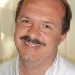 Dr. Beny&oacute; G&aacute;bor - Onkol&oacute;gus