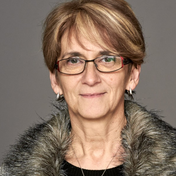 Dr. Tengelyi Zsuzsanna - Gyermekt&uuml;dőgy&oacute;gy&aacute;sz