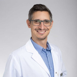 Dr. Móga Kristóf - Sebész, Lézergyógyász