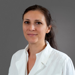 Dr. Tinku Dóra - Gyermek fül-orr-gégész