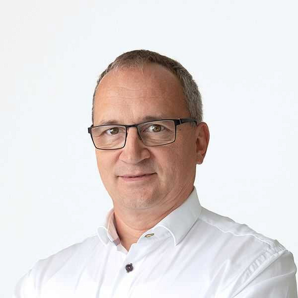 Dr. Szalmay Gábor Ph.D. - Fül-orr-gégész, Gyermek fül-orr-gégész, Allergológus