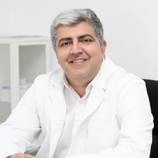 Dr. Amirinejad Meyssad - Idegsebész, Gerincsebész
