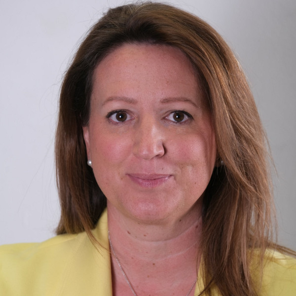 Dr. Sarl&oacute;s Patricia - Gasztroenterol&oacute;gus