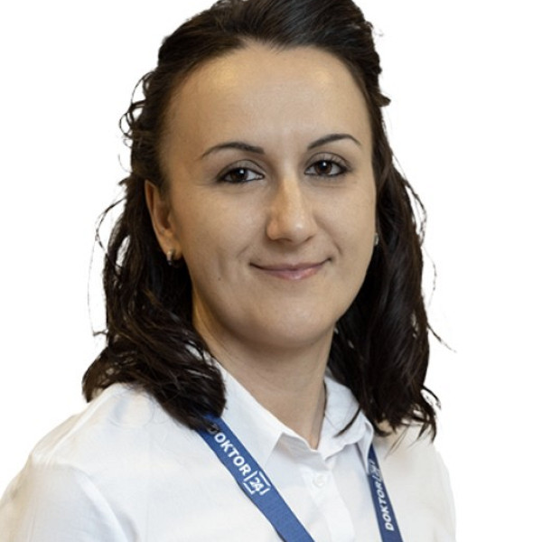 Szasz&aacute;kn&eacute; Tőr&ouml;s Henrietta - Gy&oacute;gytorn&aacute;sz