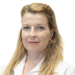 Dr. Károly Boróka - Fül-orr-gégész