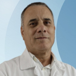 Dr. Ali Tarek - Urológus