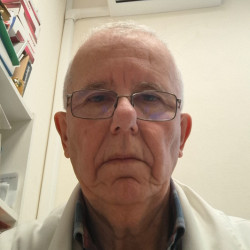 Dr. Vinkovits Szilárd - Diabetológus, Nephrológus