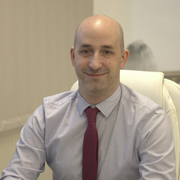 Dr. B&aacute;nv&ouml;lgyi Andr&aacute;s - Bőrgy&oacute;gy&aacute;sz