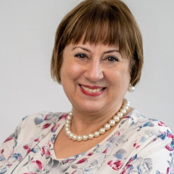 Dr. Visnyei Malvin - Szemész