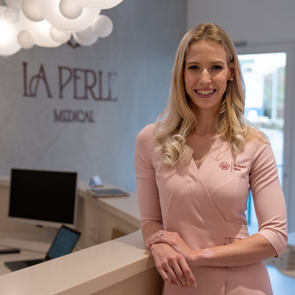 Dr. Hacker Ol&iacute;via - Nőgy&oacute;gy&aacute;sz