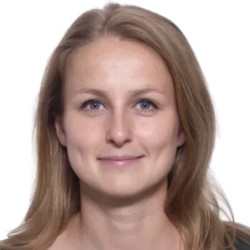 Dr. Ka&aacute;n R&eacute;ka - Fogorvos