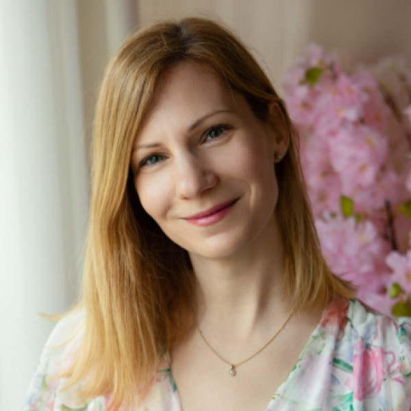 L&eacute;vay D&oacute;ra - Pszichol&oacute;gus