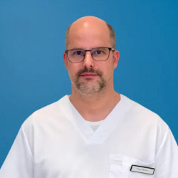 Dr. Kup&aacute;s J&aacute;nos D&aacute;vid - Nőgy&oacute;gy&aacute;sz