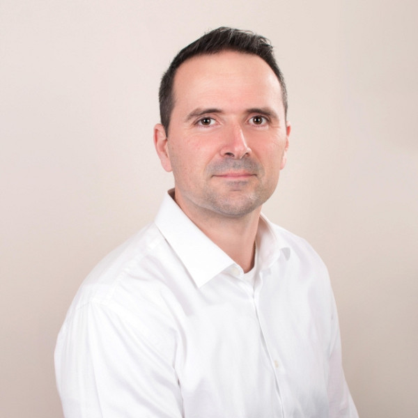 Dr. Volf P&eacute;ter - Kardiol&oacute;gus