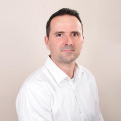 Dr. Volf P&eacute;ter - Kardiol&oacute;gus