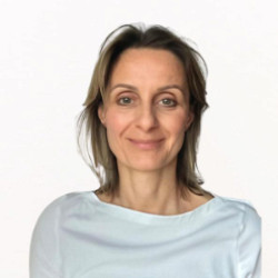Dr. Iv&aacute;dy Veronika - Reumatol&oacute;gus