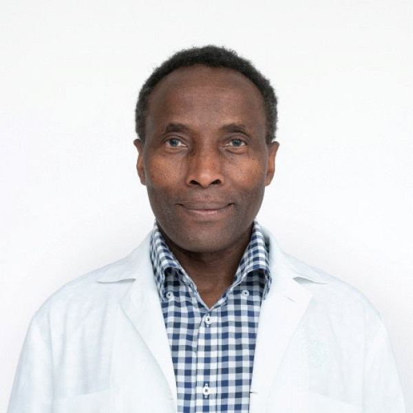 Dr. Alto Raymond Mtewele - Neurol&oacute;gus