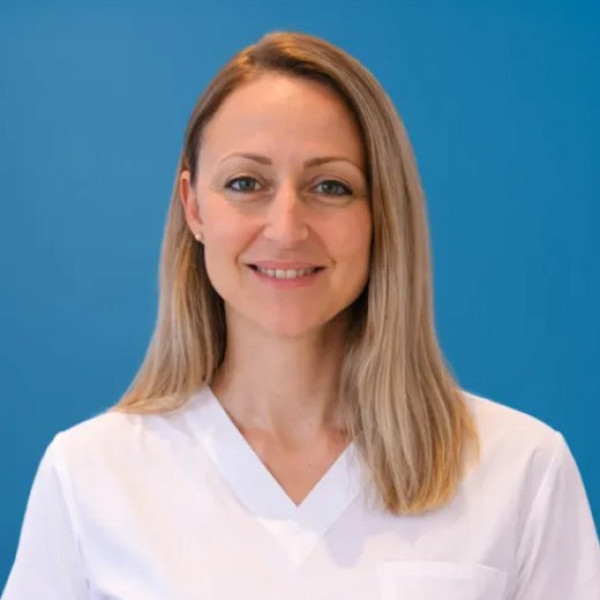 Dr. Simon Lilla - Szem&eacute;sz