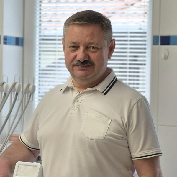 Dr. Kov&aacute;cs Szergej - Fogorvos