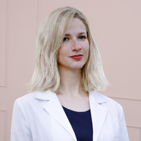 Dr. Di&oacute;s Emese - Bőrgy&oacute;gy&aacute;sz