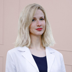 Dr. Di&oacute;s Emese - Bőrgy&oacute;gy&aacute;sz