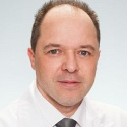 Dr. Ken&eacute;z Andr&aacute;s - Kardiol&oacute;gus