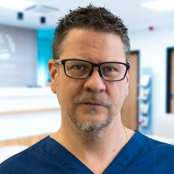 Dr. Kiss Bal&aacute;zs - Traumatol&oacute;gus