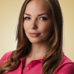 Pasqualetti Laura - Szonogr&aacute;fus, Ultrahangos szakember, Sz&uuml;l&eacute;sznő
