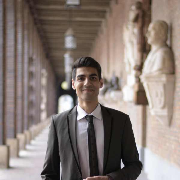 Dr. Reza Vanda - Fogorvos