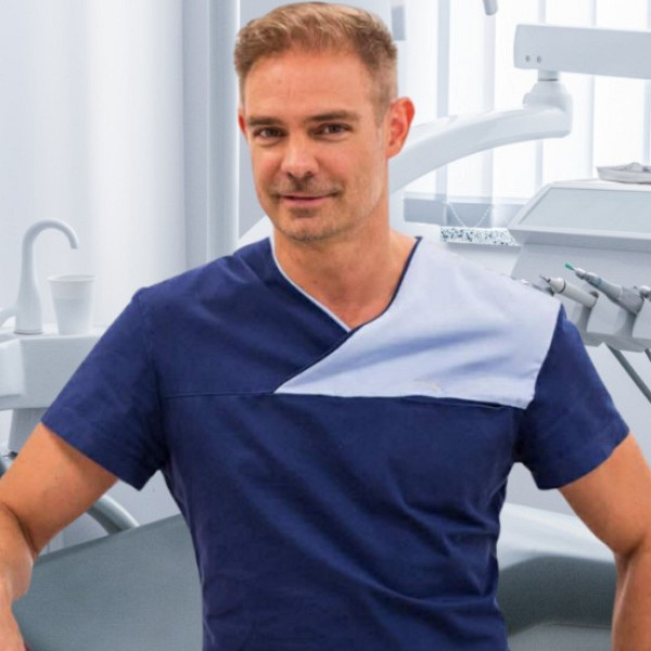 Dr. Thur&aacute;nszky Zolt&aacute;n - Fogorvos