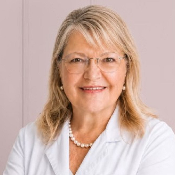 Dr. P&aacute;der Katalin - Kardiol&oacute;gus