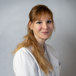 Dr. B&aacute;n Kinga - Seb&eacute;sz, Proktol&oacute;gus