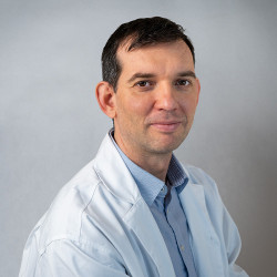 Dr. Cs&oacute;li Bal&aacute;zs - Proktol&oacute;gus, Seb&eacute;sz