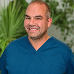 Dr. F&eacute;s&uuml;s M&aacute;rton &Aacute;rp&aacute;d - Ortop&eacute;dus