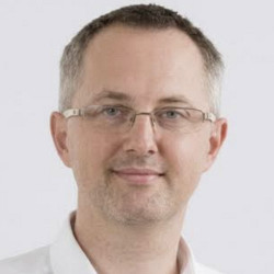 Dr. Szab&oacute; G&aacute;bor PhD - Nőgy&oacute;gy&aacute;sz