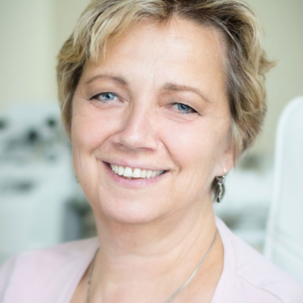 Dr. Beke Zsuzsanna - Fül-orr-gégész, Gyermek fül-orr-gégész