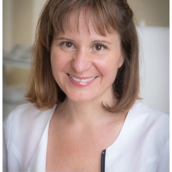 Dr. Lehóczky Hajnalka - Fül-orr-gégész, Gyermek fül-orr-gégész, Foniáter