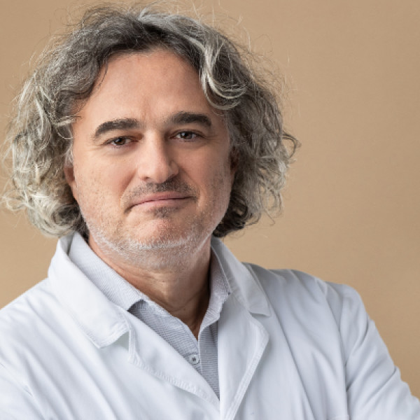 Dr. Gacs J&aacute;nos - Plasztikai seb&eacute;sz