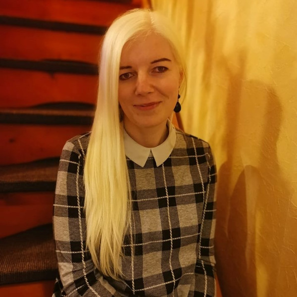 Lakner Fl&oacute;ra Elza - Pszichol&oacute;gus