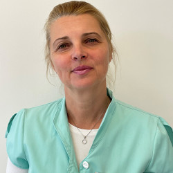 Dr. Pesti Zsuzsanna - Fogorvos