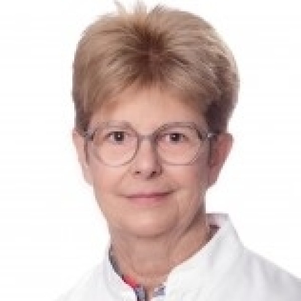 Dr. Péterffy Erzsébet - Fül-orr-gégész, Gyermek fül-orr-gégész